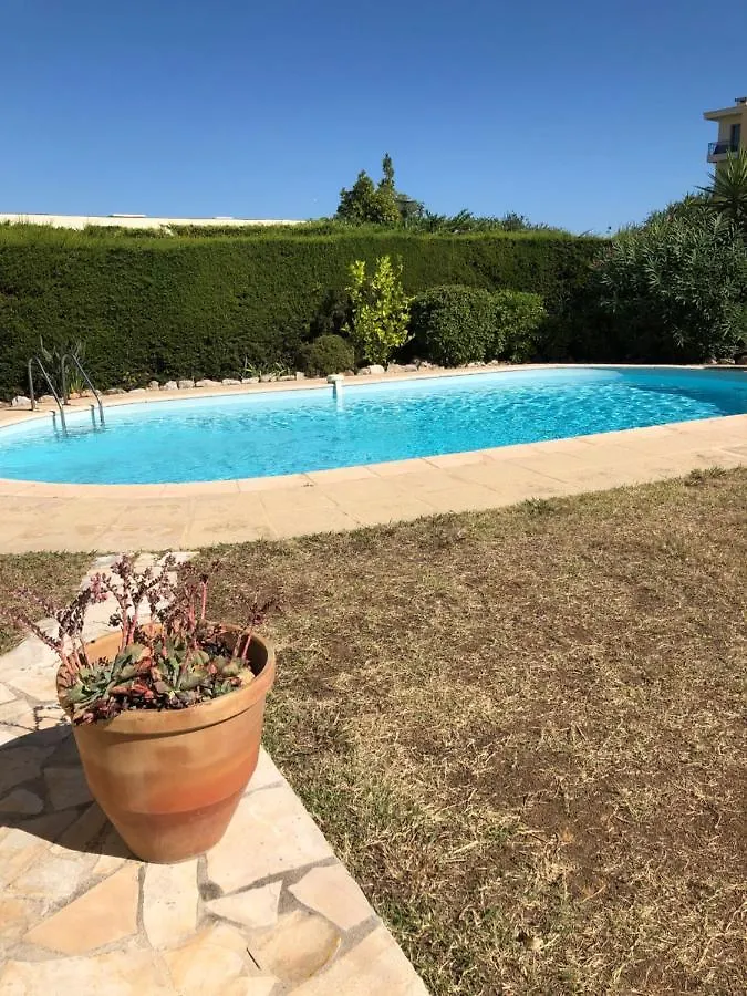 Villa C3 Arthur Rimbaub chambre d’hôte piscine proche mer plage 600m Cagnes-sur-Mer