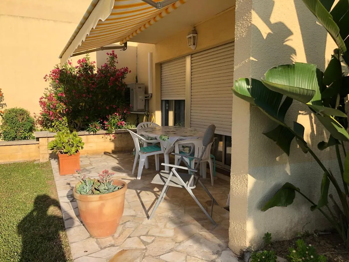 Villa C3 Arthur Rimbaub chambre d’hôte piscine proche mer plage 600m Cagnes-sur-Mer