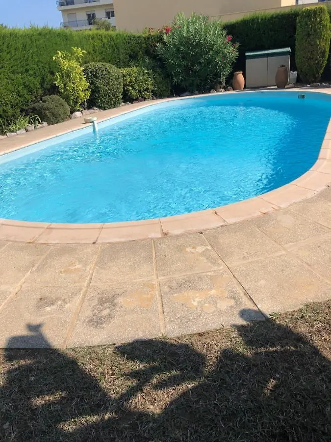 Villa C3 Arthur Rimbaub chambre d’hôte piscine proche mer plage 600m Cagnes-sur-Mer 0*,