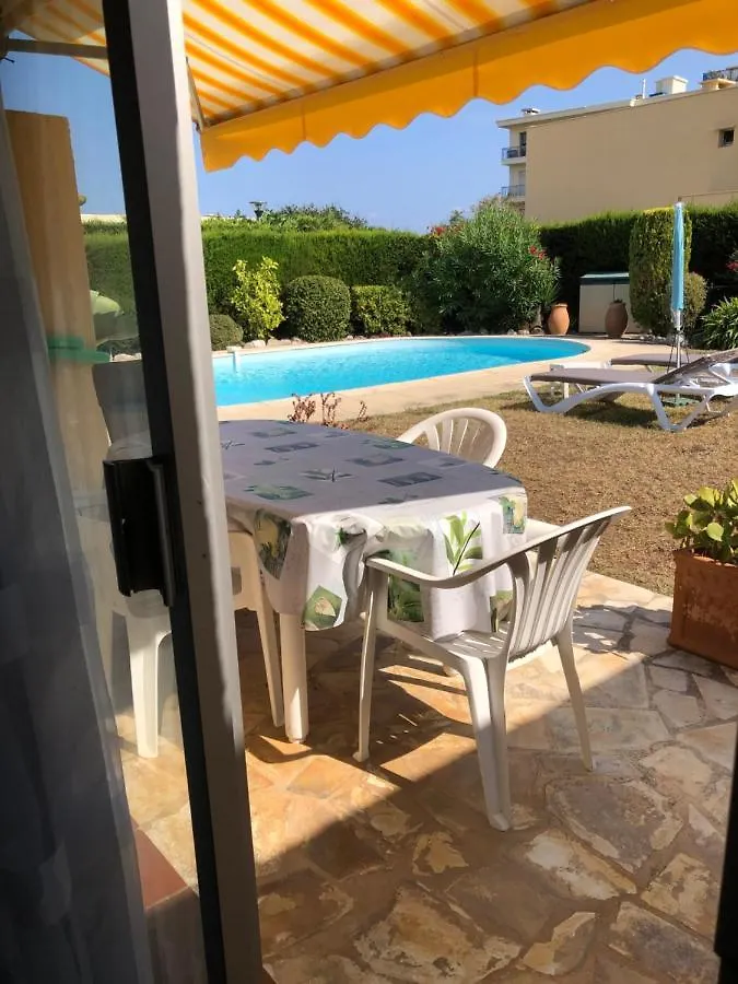 Villa C3 Arthur Rimbaub Chambre D'Hote Piscine Proche Mer Plage 600M Cagnes-sur-Mer Bed & Breakfast